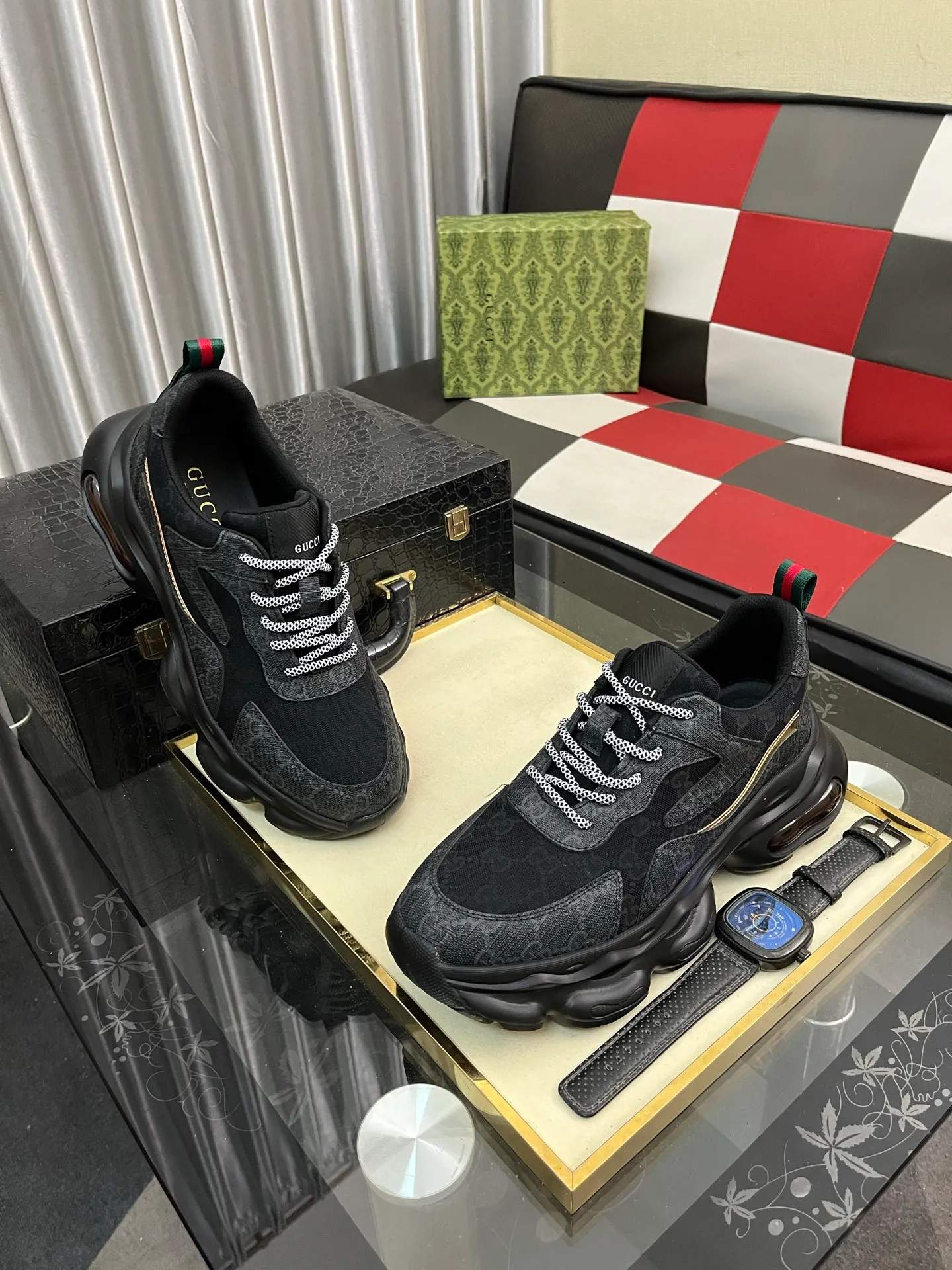 Men's shoes💰438⌚️⌚️[Gucci] Gucci's new men's genuine leather casual shoes, the highest version on the market, any comparison is welcome🆚! The original leather has excellent texture and is super high-end! Fetal sheep net lining imported from Italy, removable pad! Luxurious materials and fine workmanship, highly recommended! Code number: 38-444️⃣Colors available